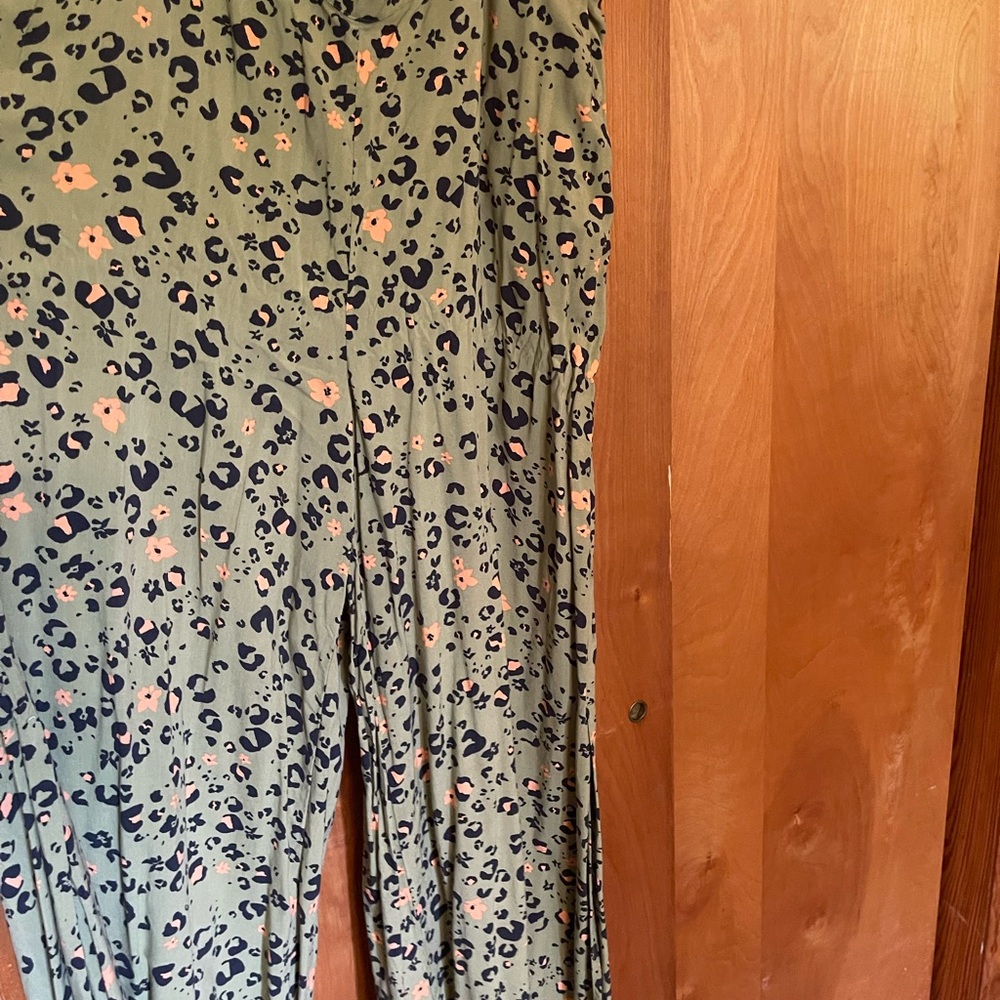 Jessica Simpson Green and Black Wide Leg Jumpsuit